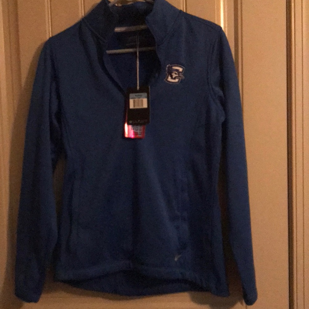 Nike Women’s half zip pullover